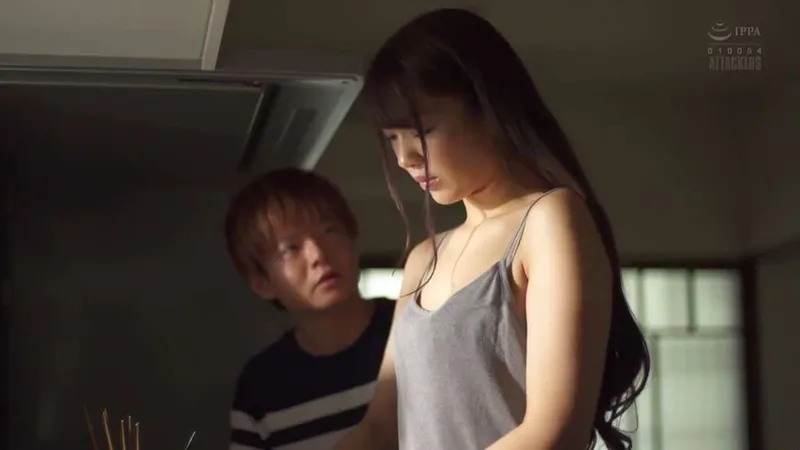 Anh rể quan hệ cô em người vợ đang buồn bã vì thất tình